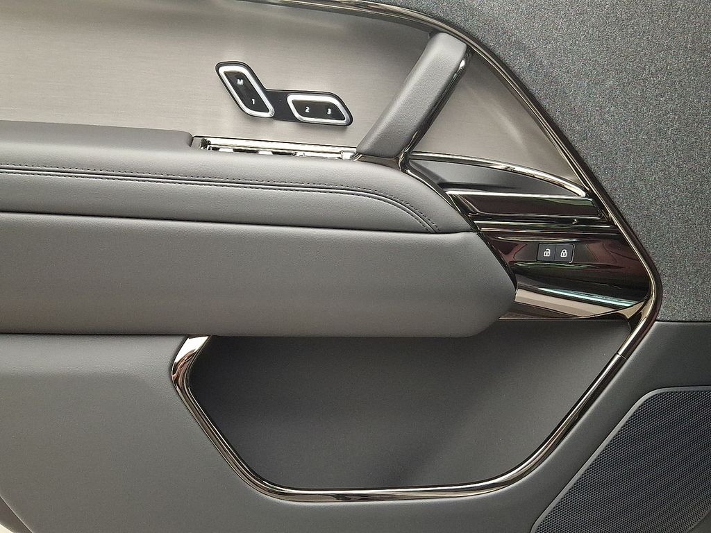 Thumbnail: 2026 Land Rover Range Rover Sport - 9