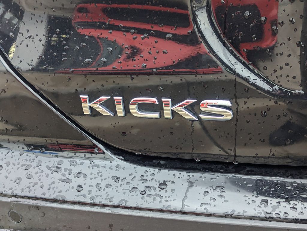 2021 Nissan Kicks S 5