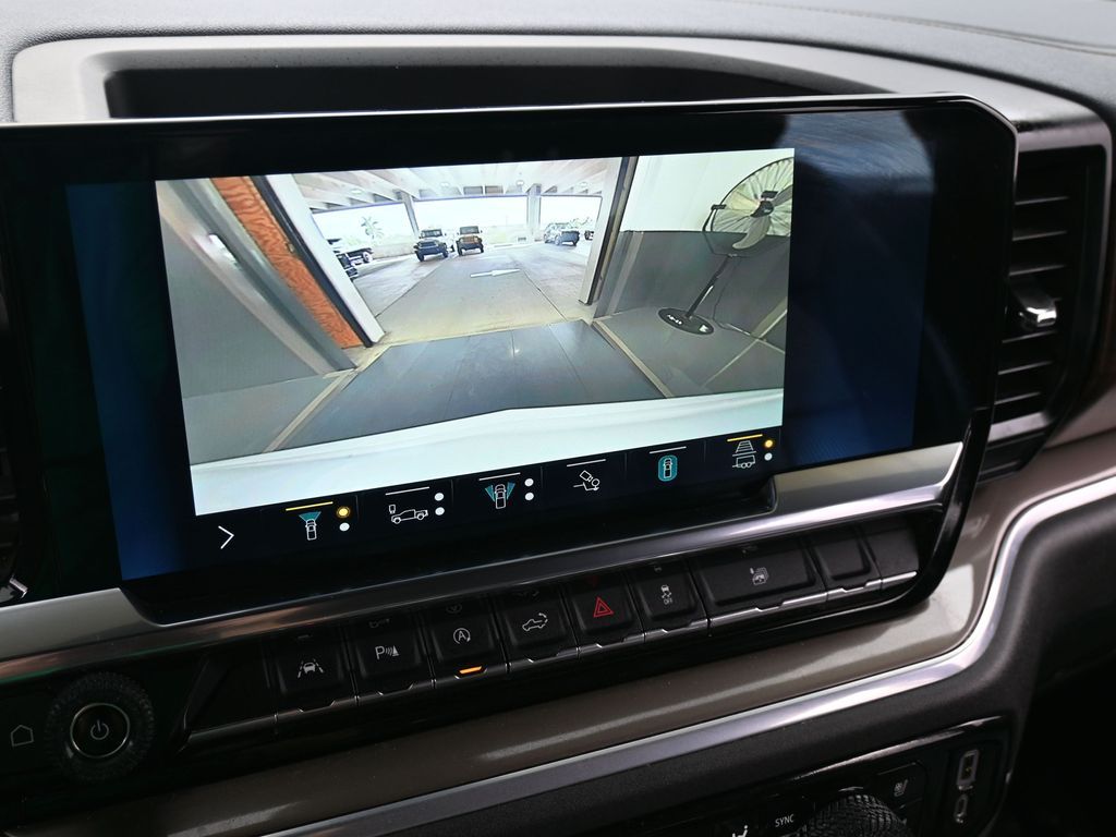 Used 2022 Iridescent Pearl Tricoat Chevrolet High Country image 27