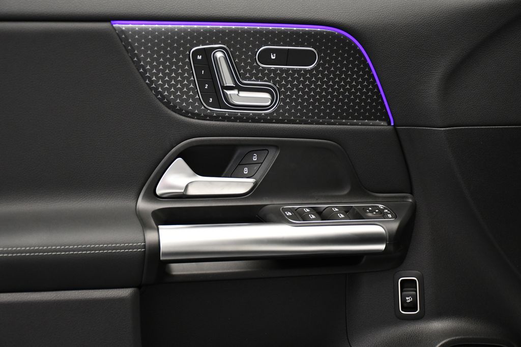 2025 Mercedes-Benz GLA 250 4MATIC 31