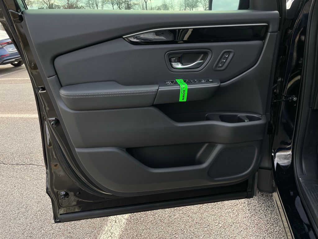 Thumbnail: 2026 Honda Pilot - 23