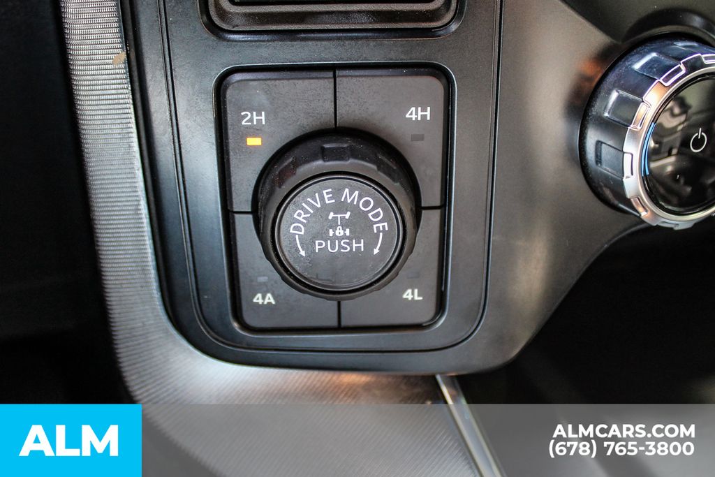 Used 2025 Black Ford Platinum image 36