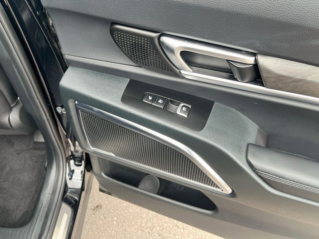 Used 2025 Black Kia SX-Prestige X-Line image 37