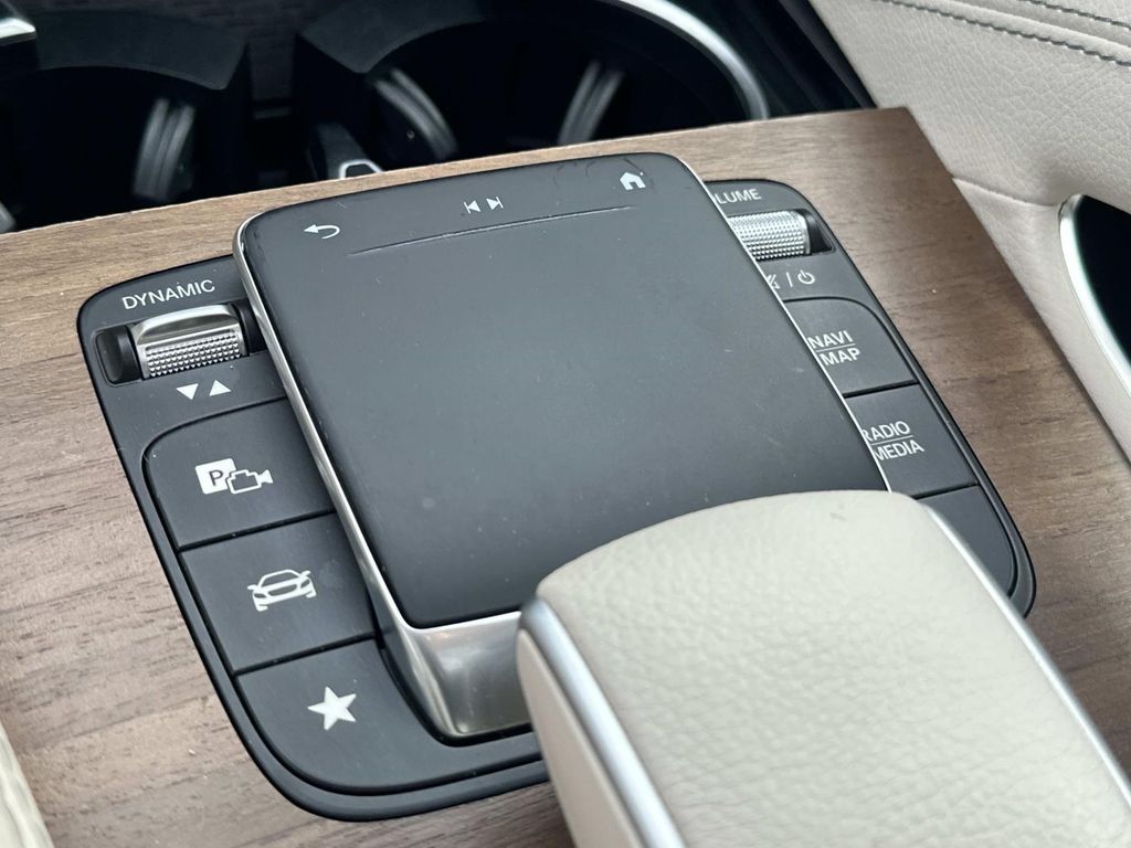 Thumbnail: 2023 Mercedes-Benz GLE - 23