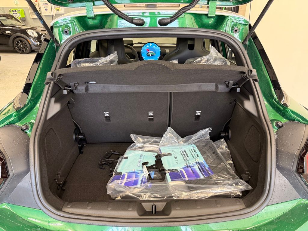 Thumbnail: 2026 MINI Cooper - 22