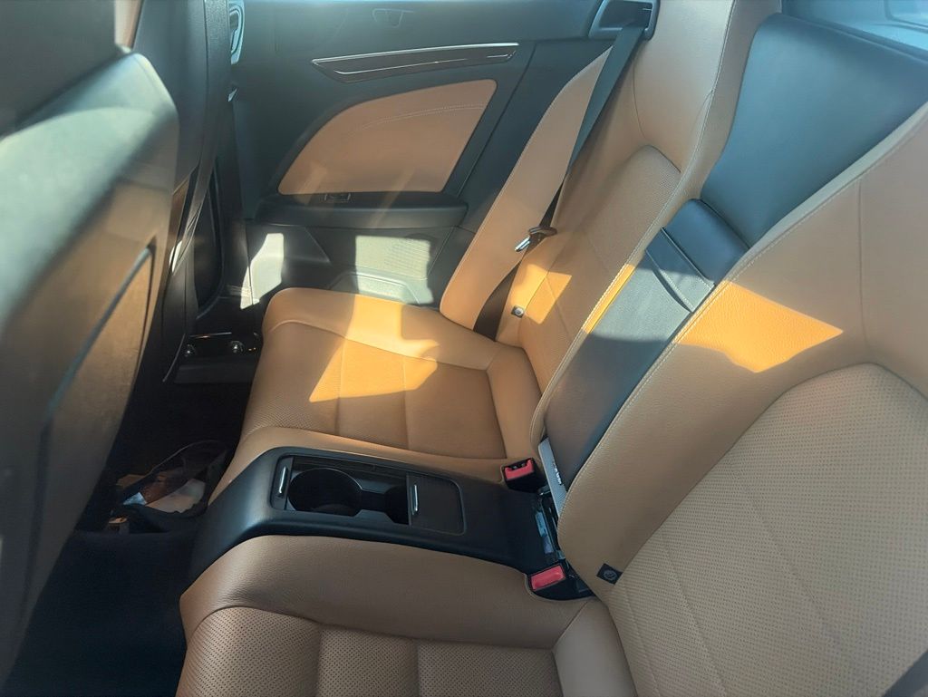 Thumbnail: 2016 Mercedes-Benz E-Class - 10