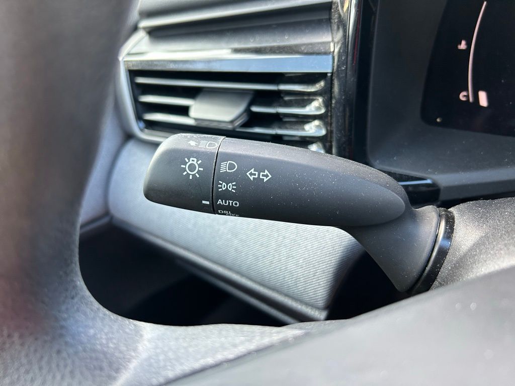 Thumbnail: 2025 Toyota Camry - 21