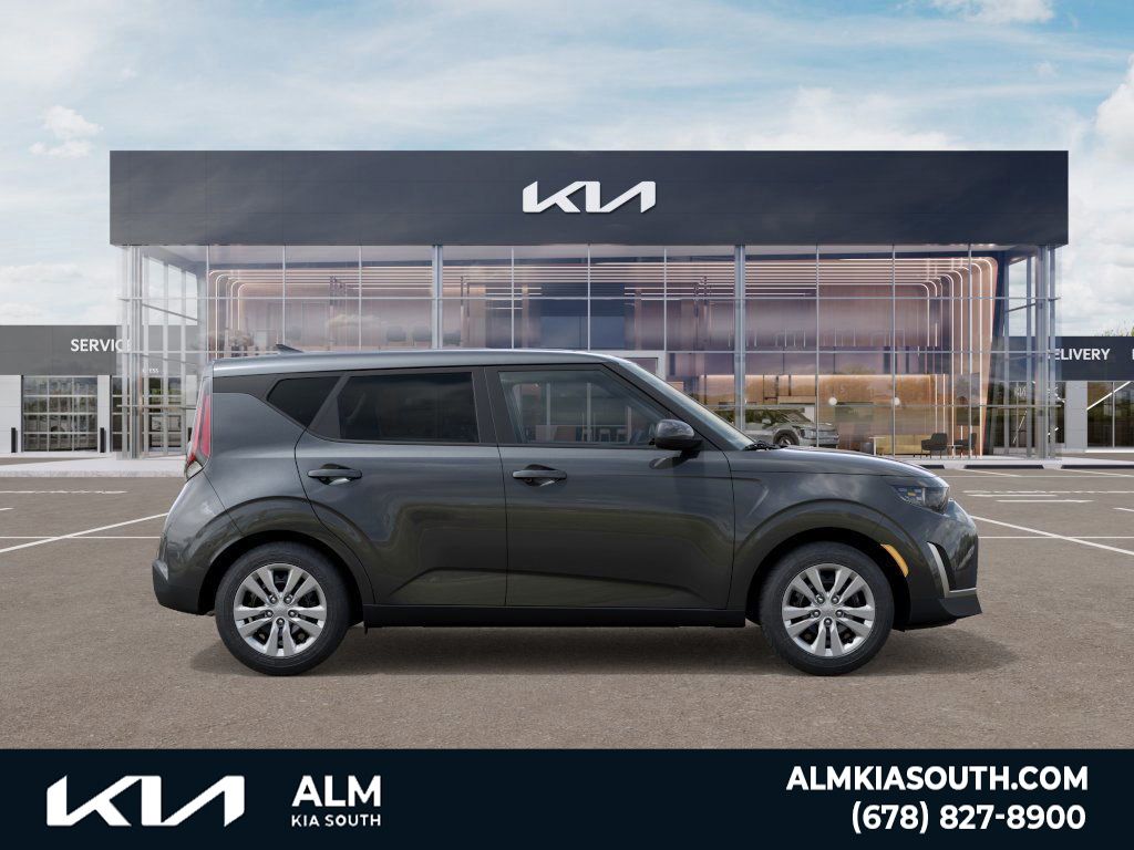 2025 Kia Soul LX photo 3