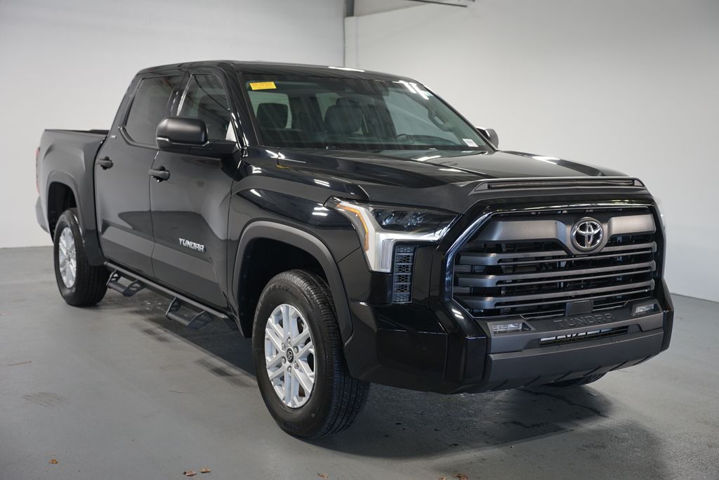 Thumbnail: 2024 Toyota Tundra - 3