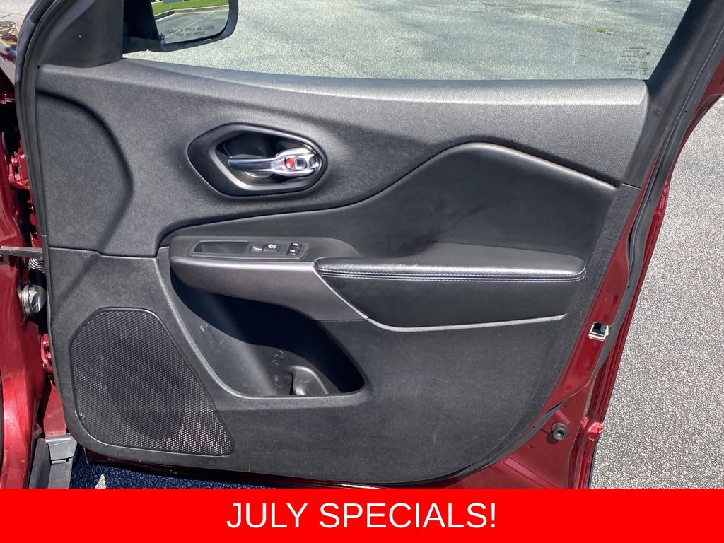 Used 2021 Jeep Cherokee SUV