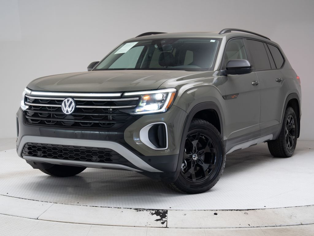Green Pearl 2024 Volkswagen Atlas SUV / Crossover All-Wheel Drive 8-Speed Automatic