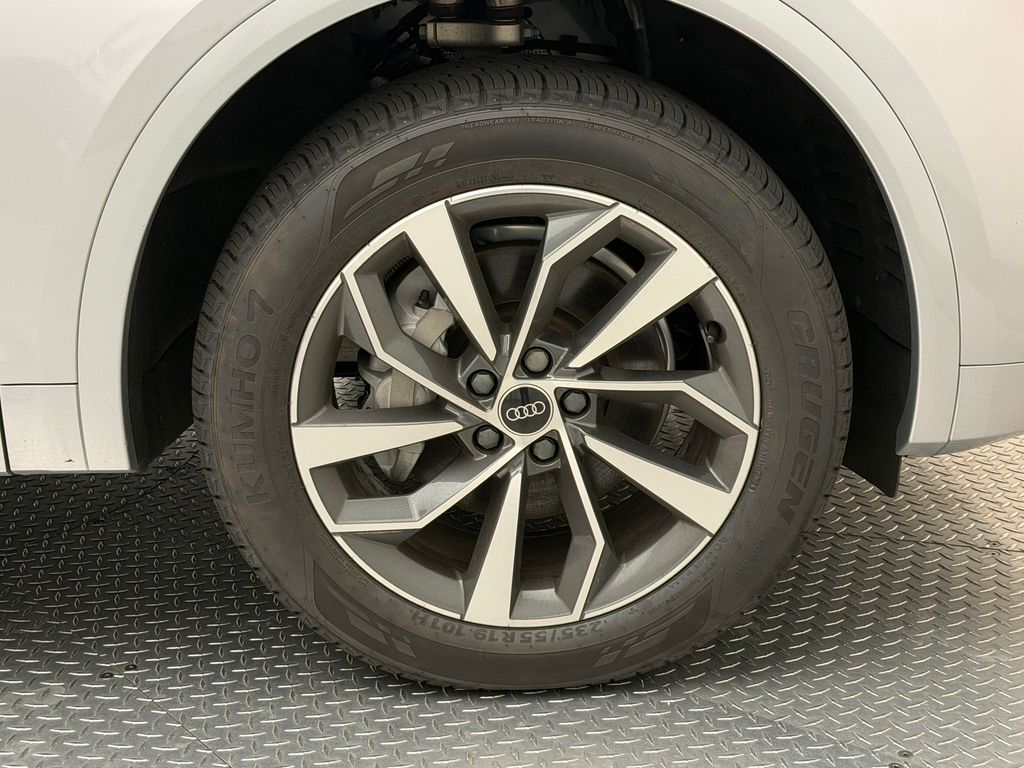 Thumbnail: 2024 Audi Q5 - 8