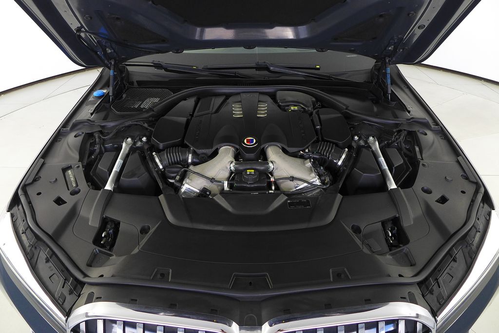 Thumbnail: 2021 BMW 7 Series - 6