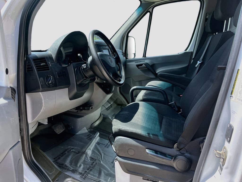 Used 2015 White Mercedes-Benz Cargo 144 WB image 18
