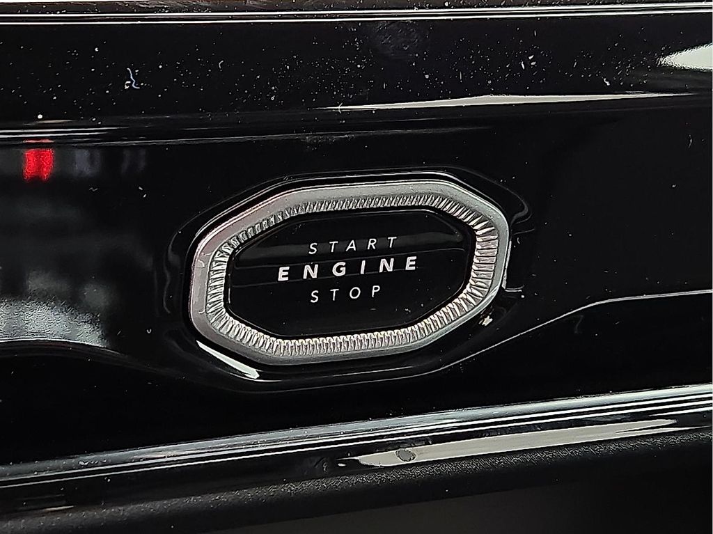 New 2026 Jeep Grand Cherokee Altitude For Sale in Farmington, AR