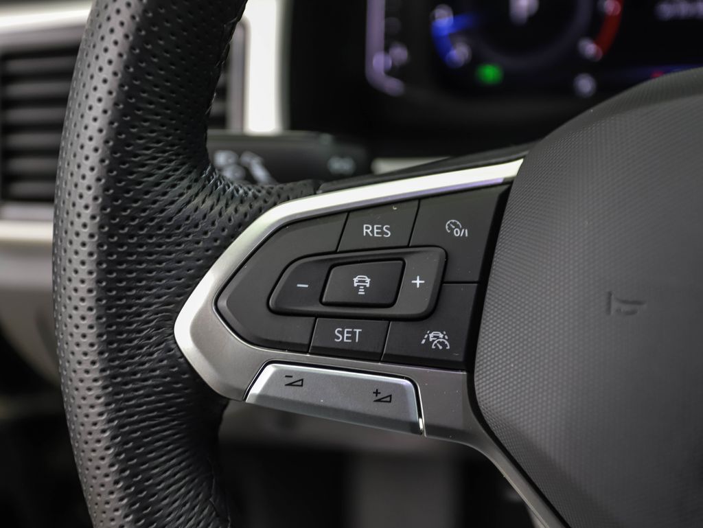 Thumbnail: 2023 Volkswagen Atlas - 12