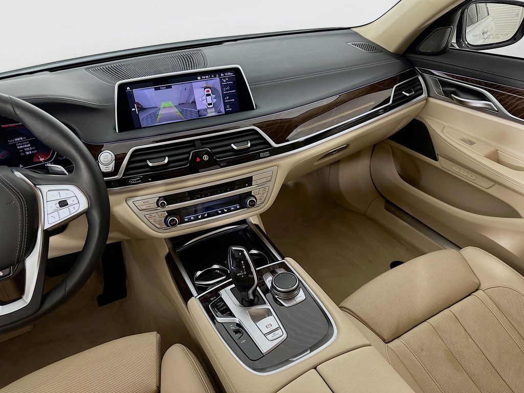 Thumbnail: 2022 BMW 7 Series - 24