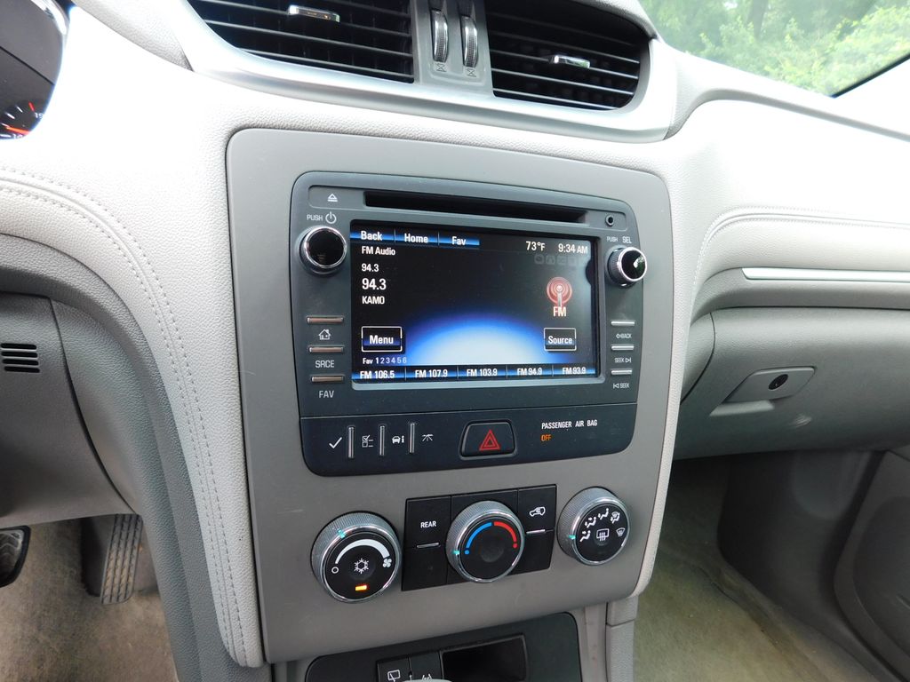2015 Chevrolet Traverse LS 9