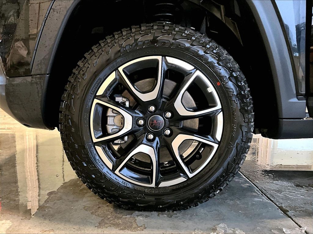 2026 Jeep Compass — photo 8