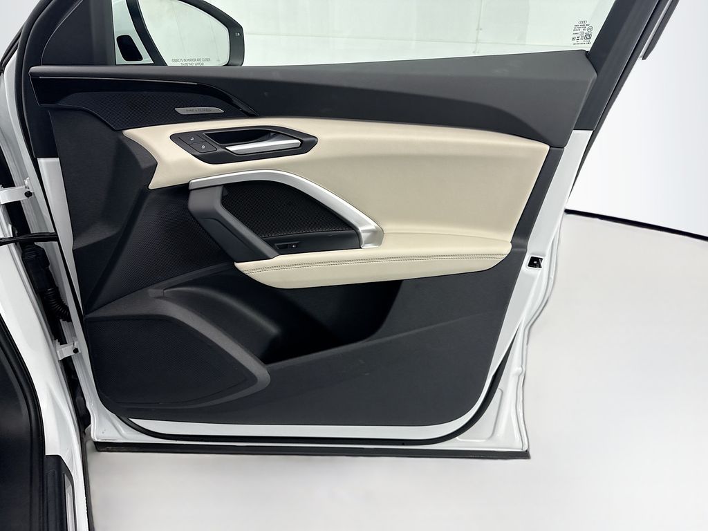 Thumbnail: 2025 Audi Q5 - 24