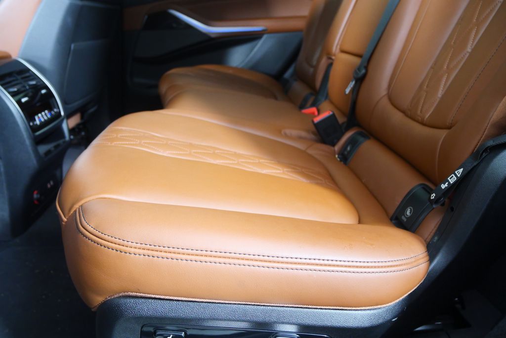 Thumbnail: 2019 BMW X7 - 14