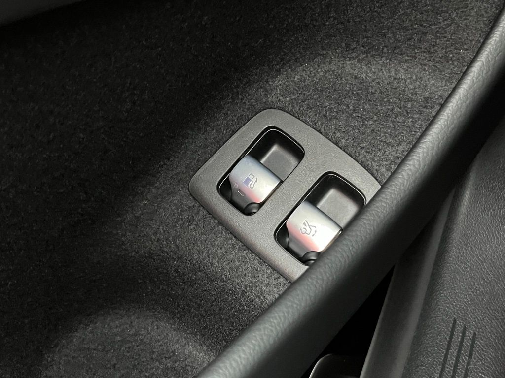 Thumbnail: 2025 Mercedes-Benz E-Class - 23