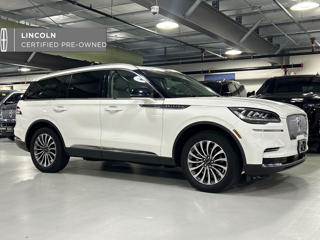 White Metallic 2024 Lincoln Aviator SUV / Crossover All-Wheel Drive Automatic