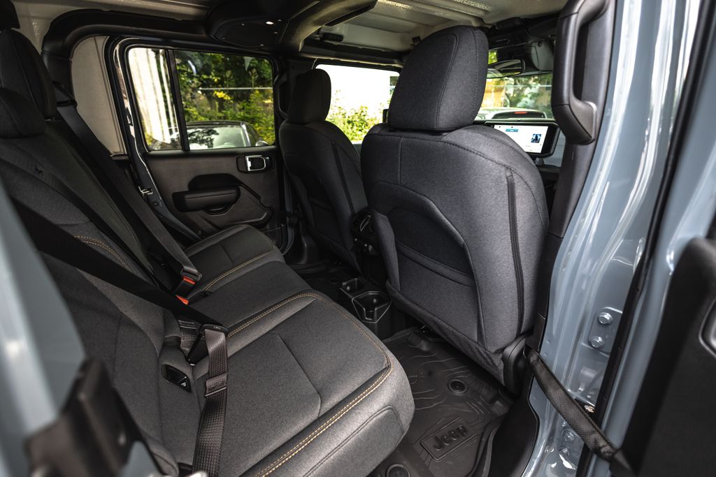 2026 Jeep Gladiator Sport S thumbnail 29