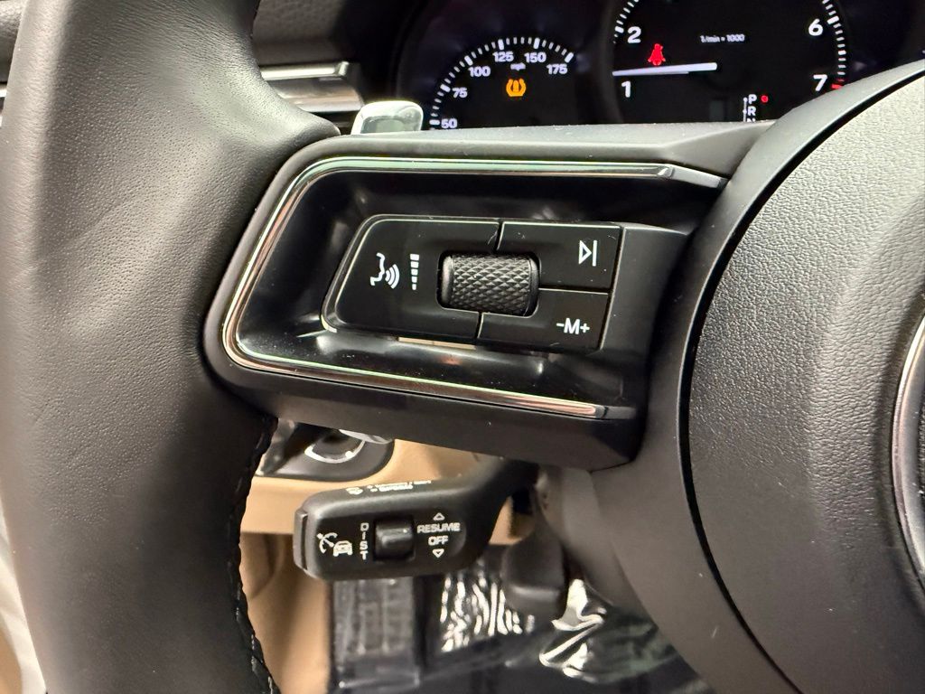 Thumbnail: 2025 Porsche Macan - 13