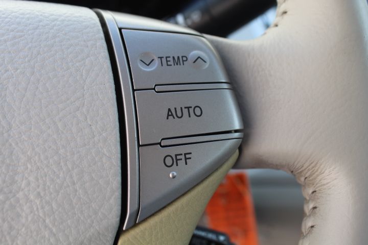 Used Car 2009 Toyota Avalon  For Sale In Georgetown, Texas