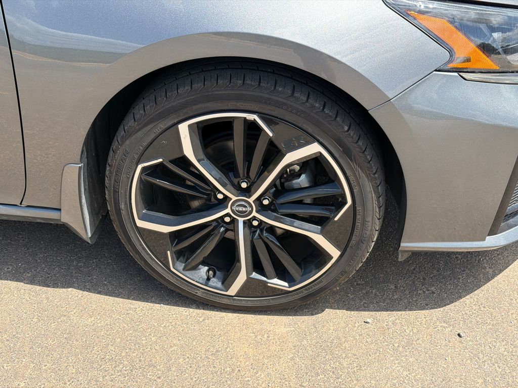 Used 2025 Gray Nissan 2.5 SR image 12