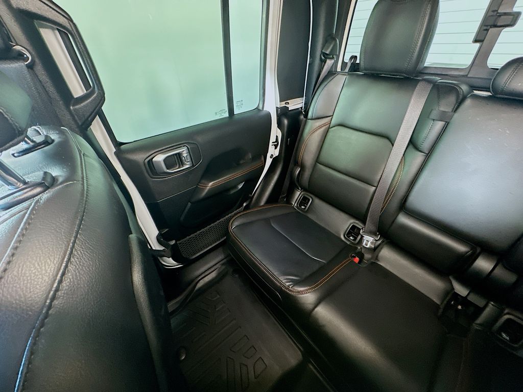 Used 2021 White Jeep Mojave image 12