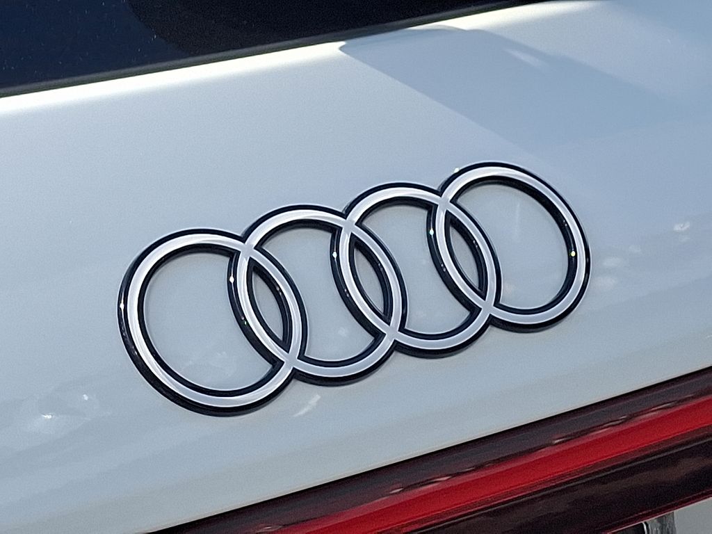 Thumbnail: 2025 Audi Q6 e-tron - 29