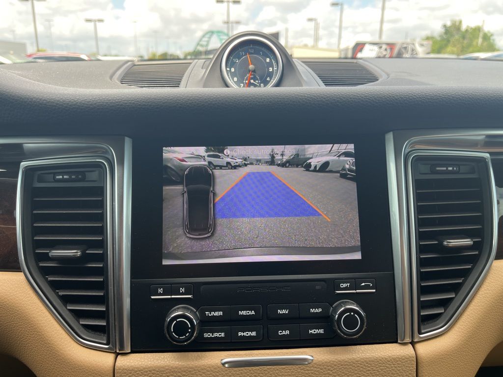 Thumbnail: 2017 Porsche Macan - 29