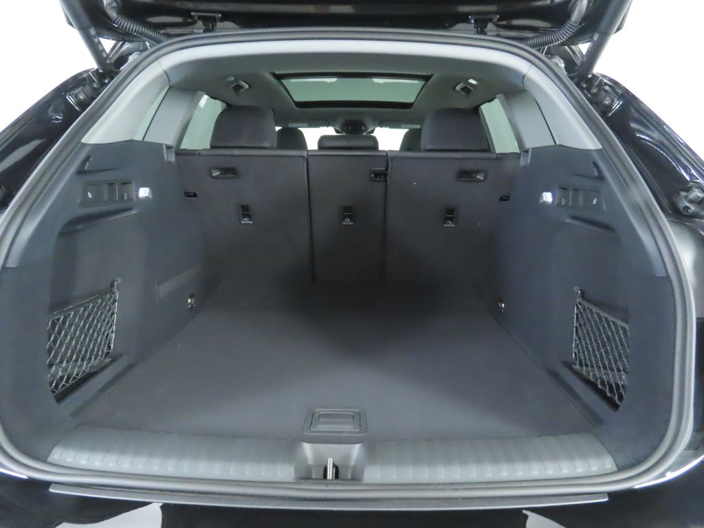 Thumbnail: 2025 Audi Q6 e-tron - 30