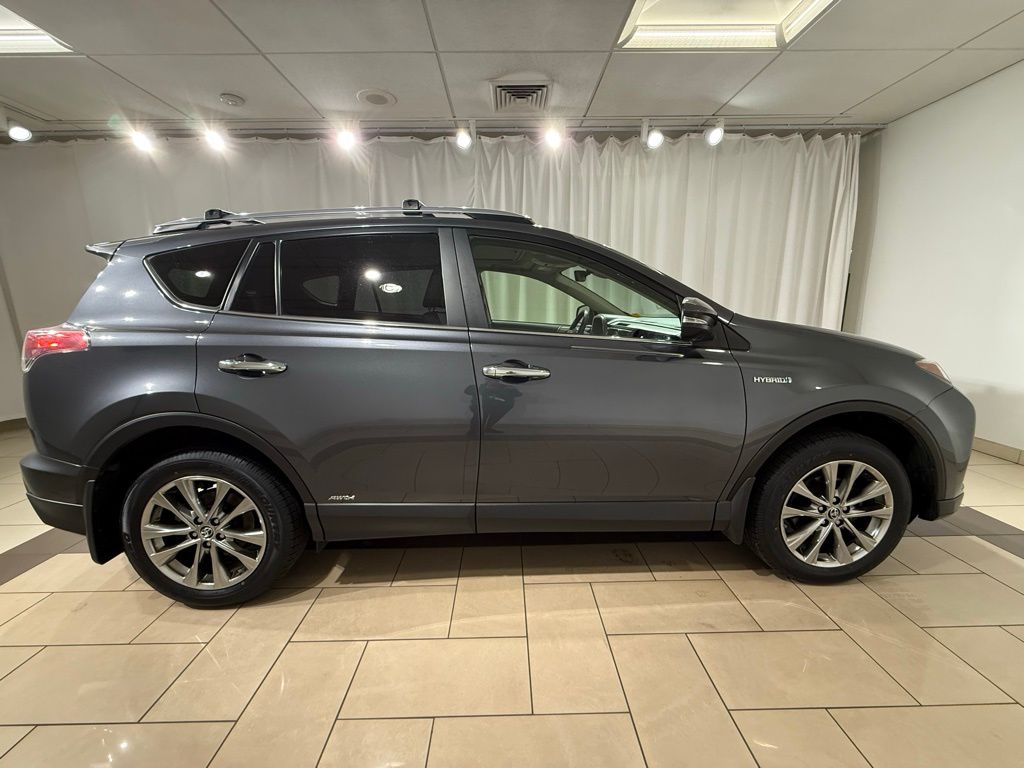 Thumbnail: 2017 Toyota RAV4 - 6