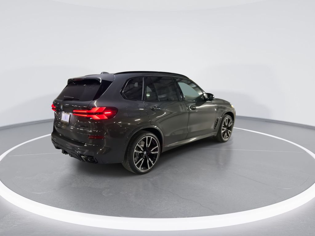 2025 BMW X5 M60i 8