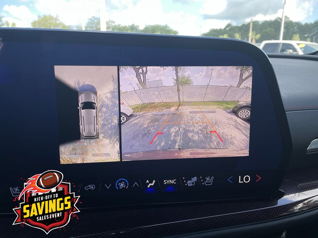 Used 2025 Chevrolet Traverse SUV