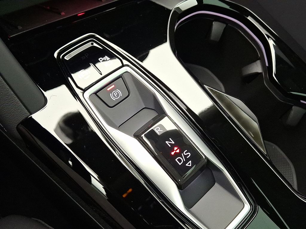 Thumbnail: 2025 Audi Q5 - 16