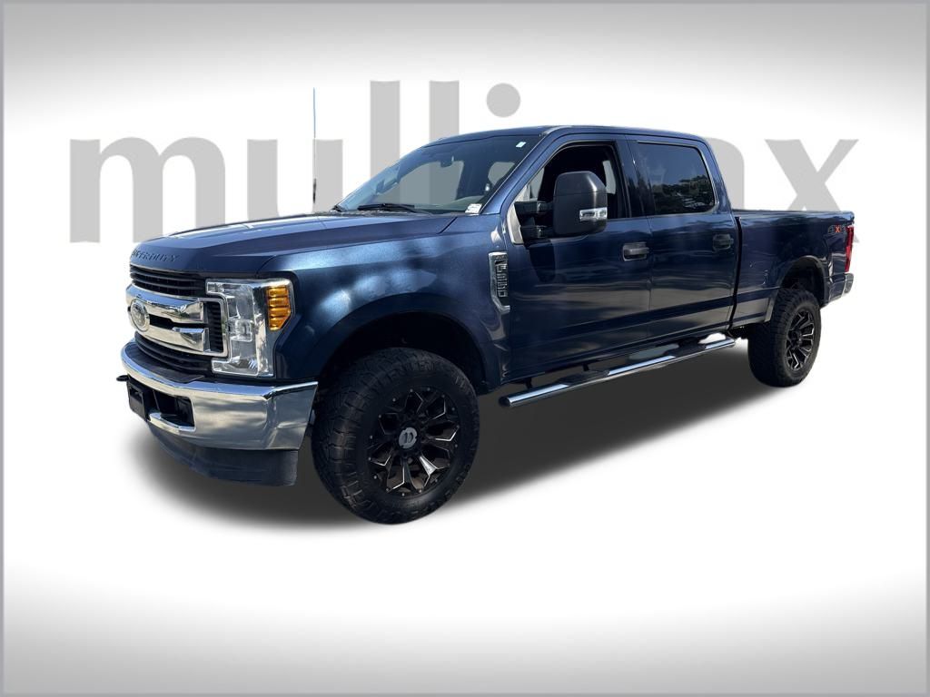 2017 Ford F-250SD XLT photo