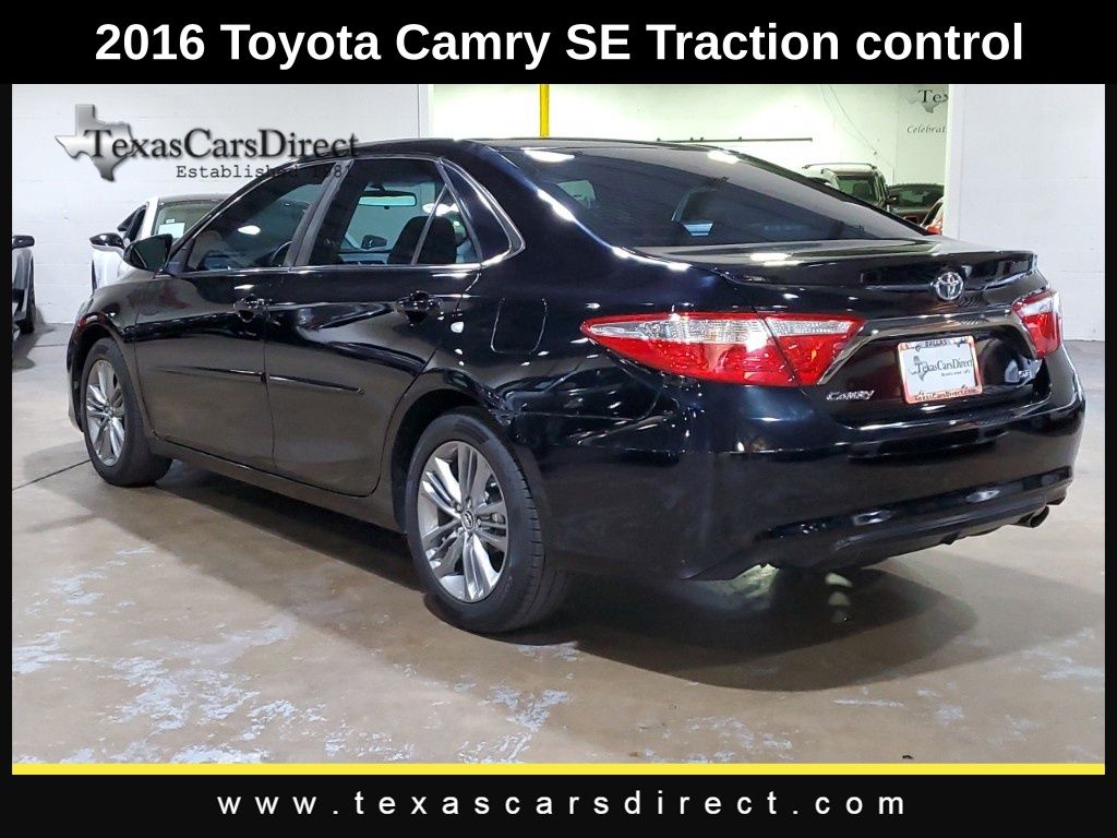 2016 Toyota Camry SE 12