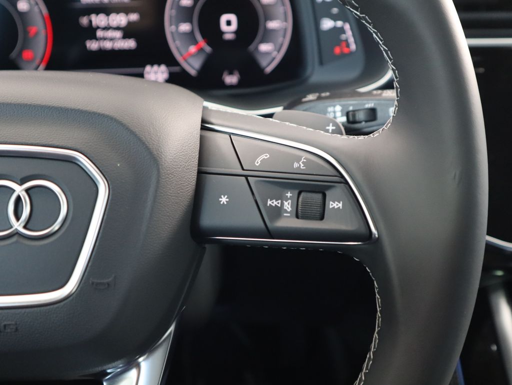 Thumbnail: 2026 Audi Q7 - 14