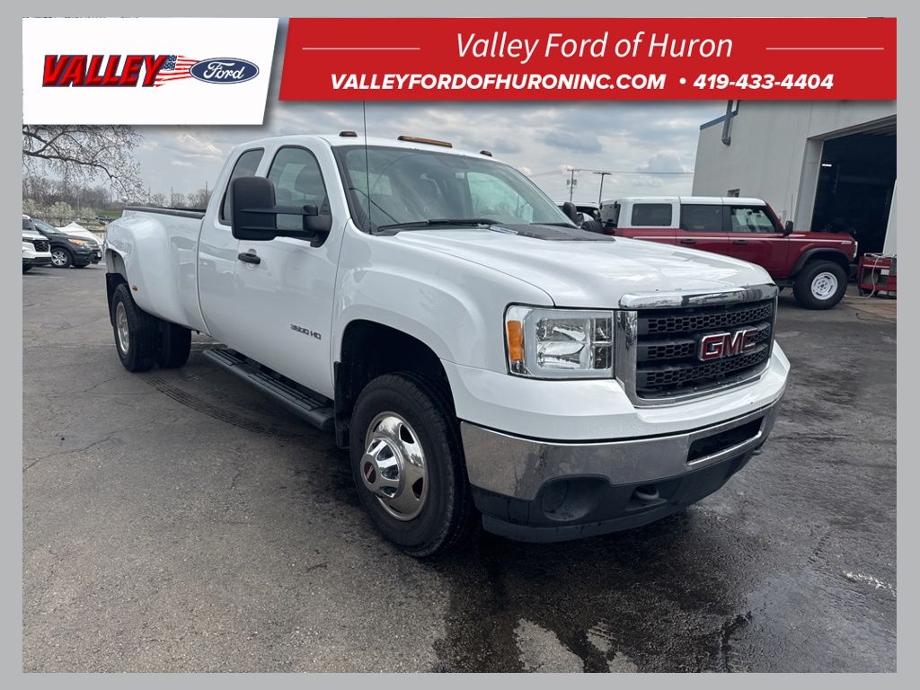 Summit White 2013 GMC Sierra 3500HD Work Truck Ext. Cab LB Pickup Truck 4X2 6-Speed Automatic