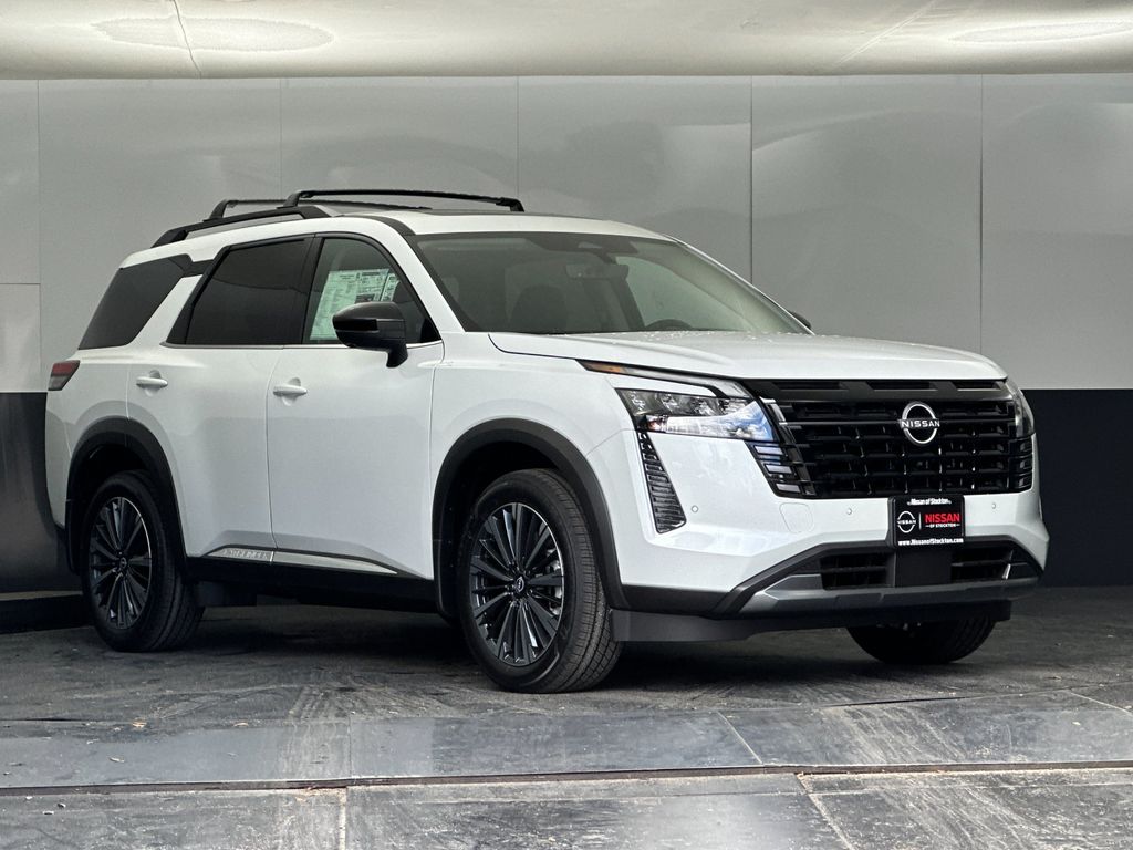 2026 Nissan Pathfinder Platinum 4WD