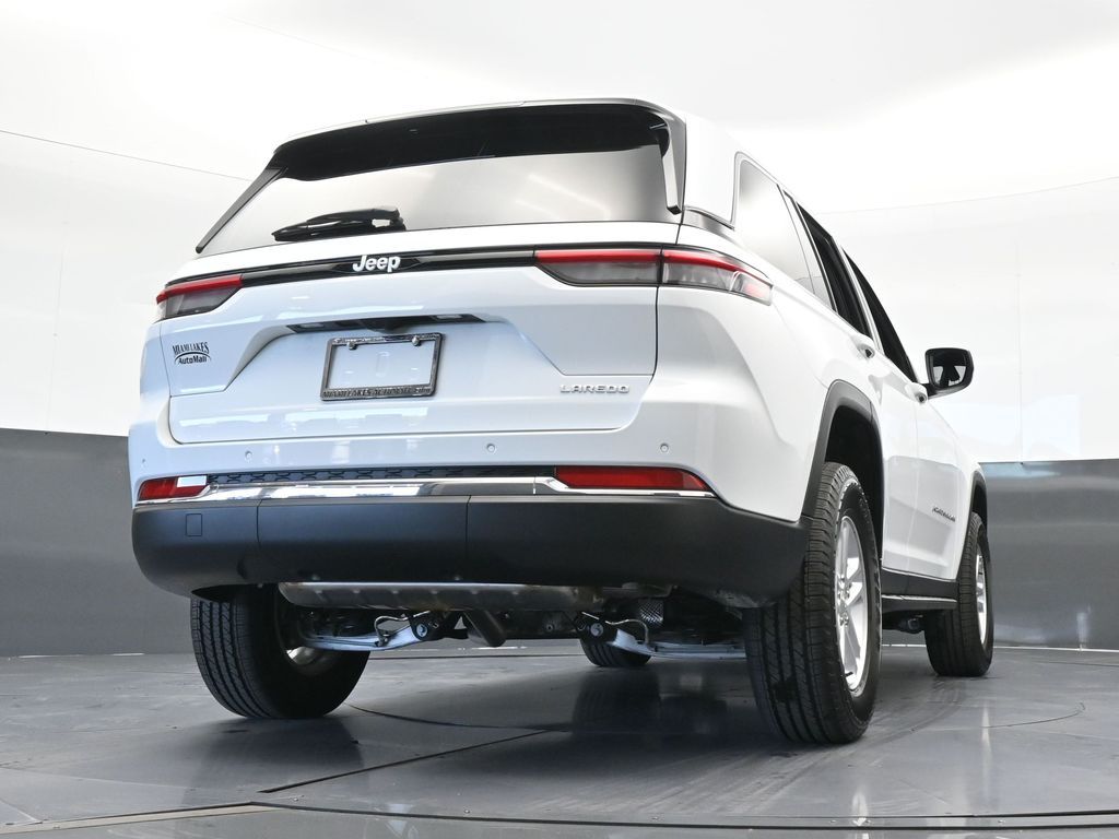 Used 2025 Bright White Clearcoat Jeep Laredo image 31