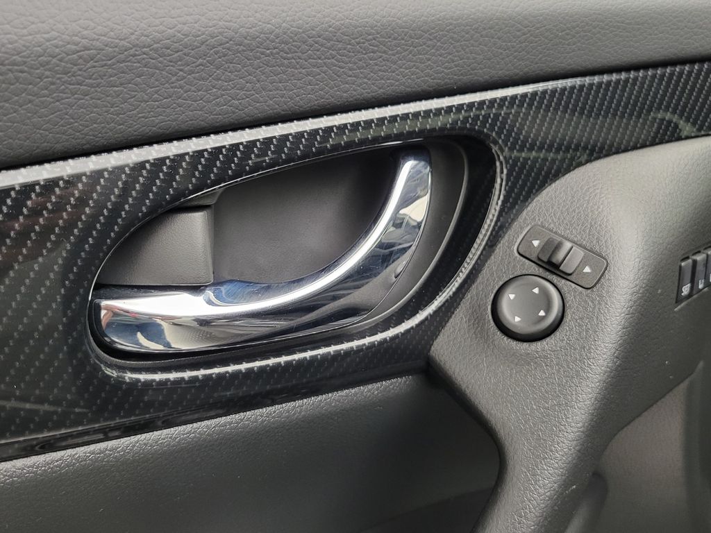 Thumbnail: 2019 Nissan Rogue - 31