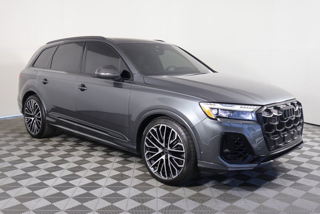 Thumbnail: 2025 Audi SQ7 - 3