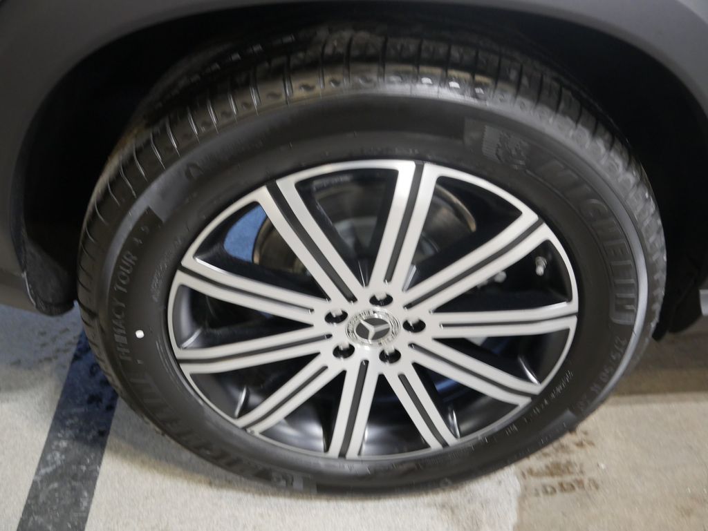 Thumbnail: 2026 Mercedes-Benz GLE - 14