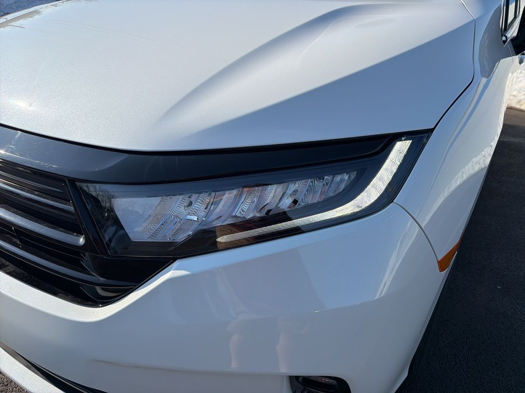 Thumbnail: 2023 Honda Odyssey - 9