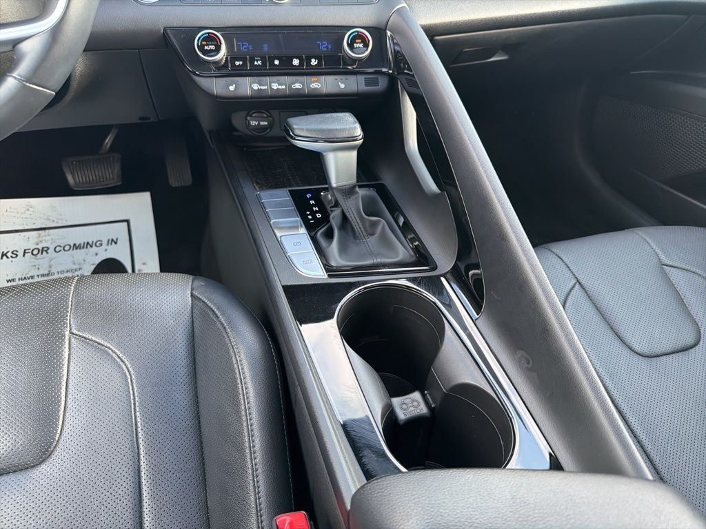 Thumbnail: 2023 Hyundai Elantra - 17